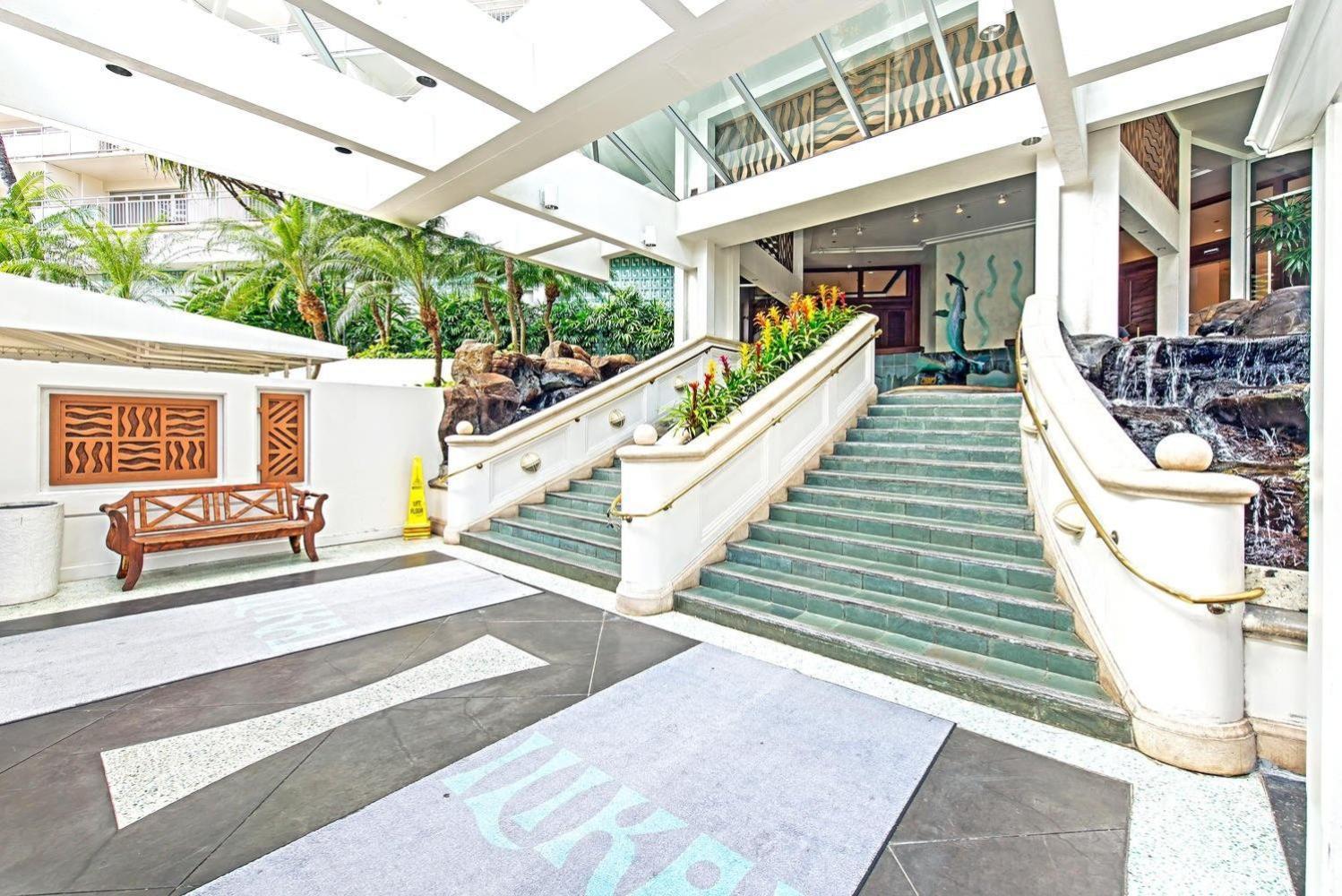 Ilikai Tower One Bedroom Lagoon View Waikiki Condos With Lanai & Free Wifi Honolulu Bilik gambar