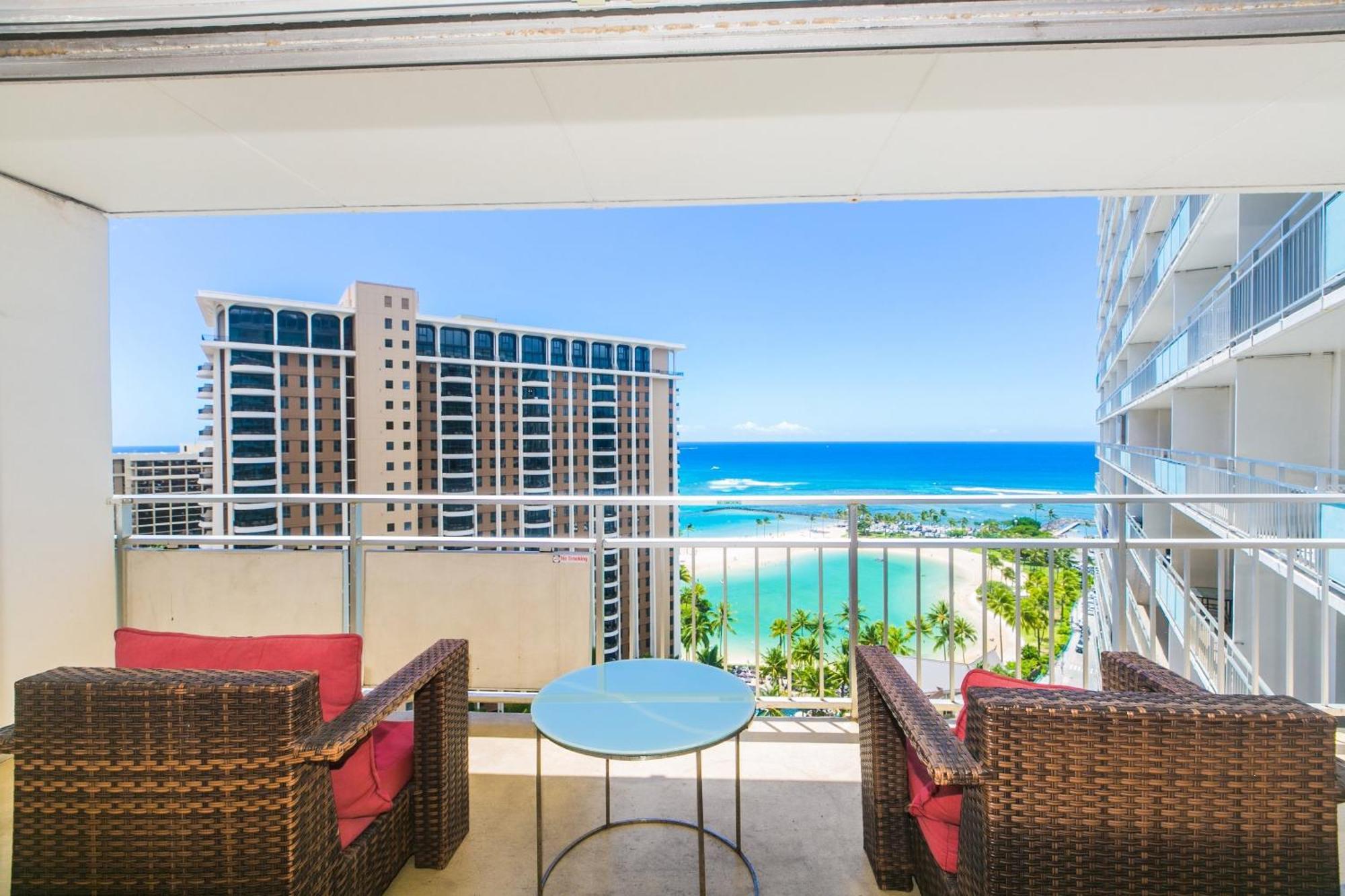 Ilikai Tower One Bedroom Lagoon View Waikiki Condos With Lanai & Free Wifi Honolulu Bilik gambar